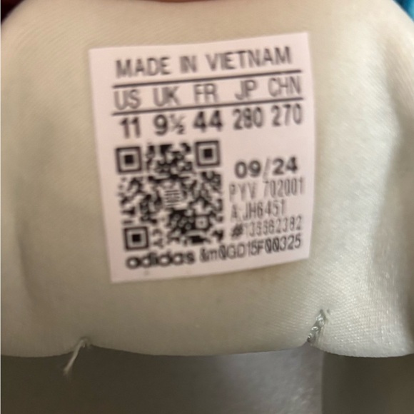 Adidas - Picture 9 of 9